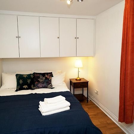 Cozy Retreat By Aresti Hotels 런던 외부 사진