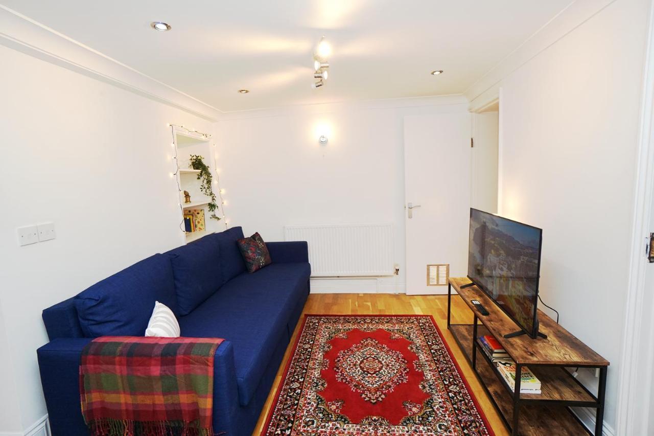 Cozy Retreat By Aresti Hotels 런던 외부 사진
