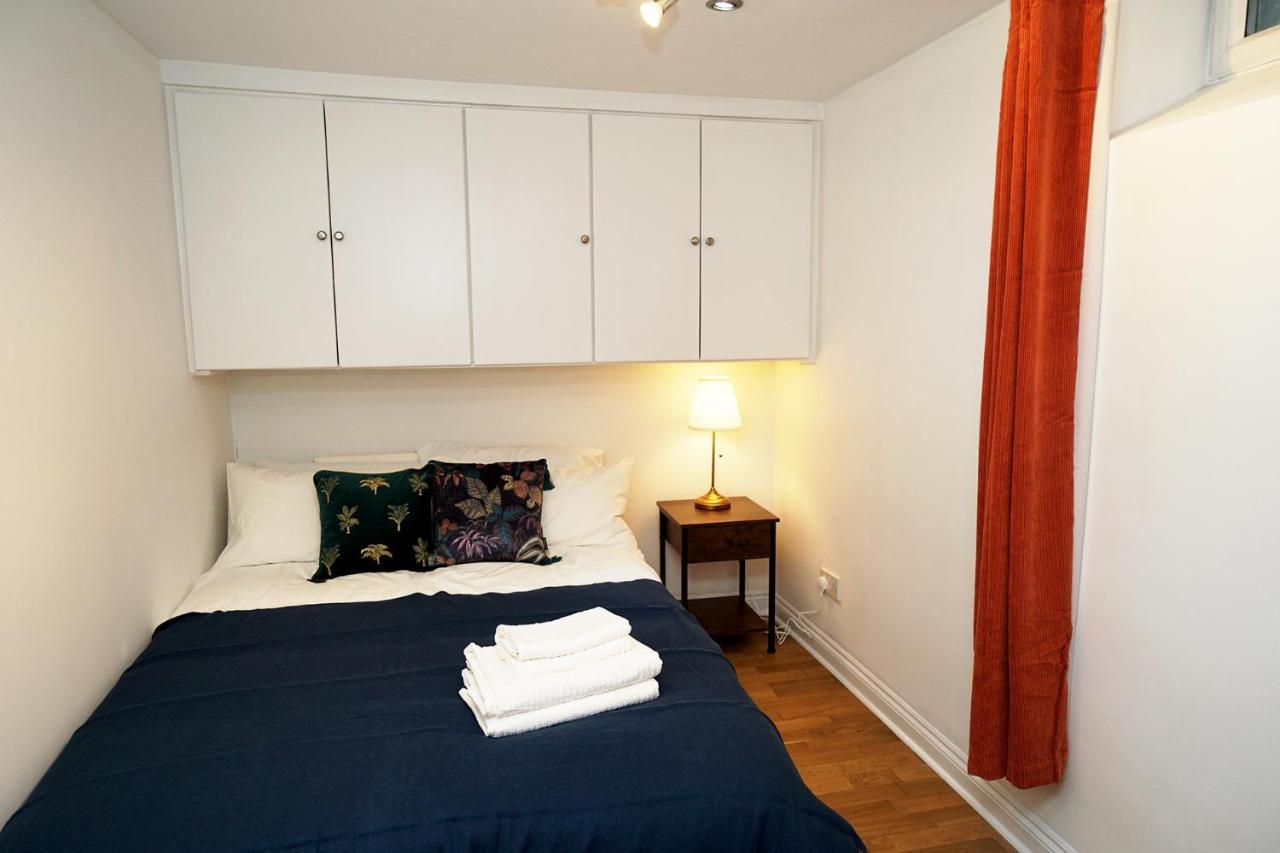 Cozy Retreat By Aresti Hotels 런던 외부 사진